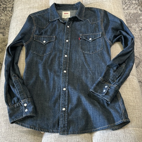 levis Tops - LEVI STRASS CO. WOMENS PERAL SNAP WESTERN LONG SLEEVE NAVY DENIM SHIRT  SIZE L/M